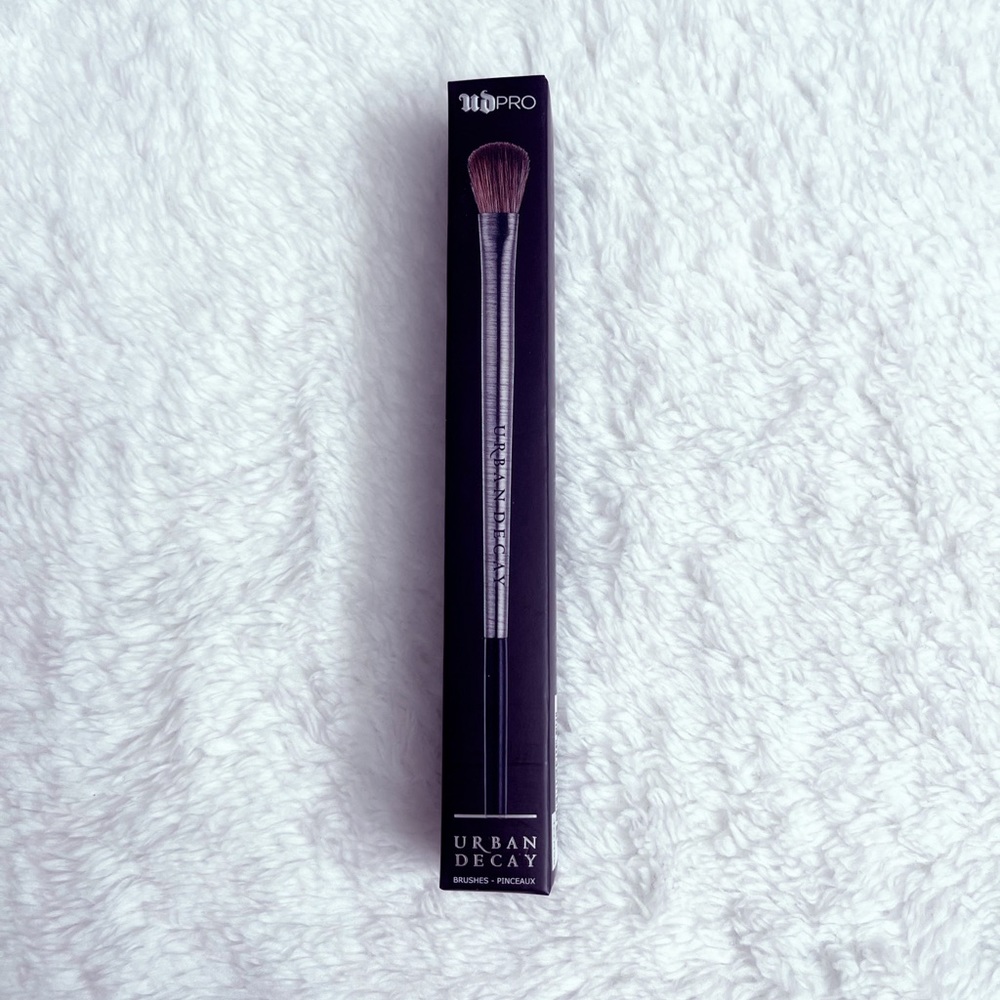 Urban Decay Iconic Eyeshadow E-205